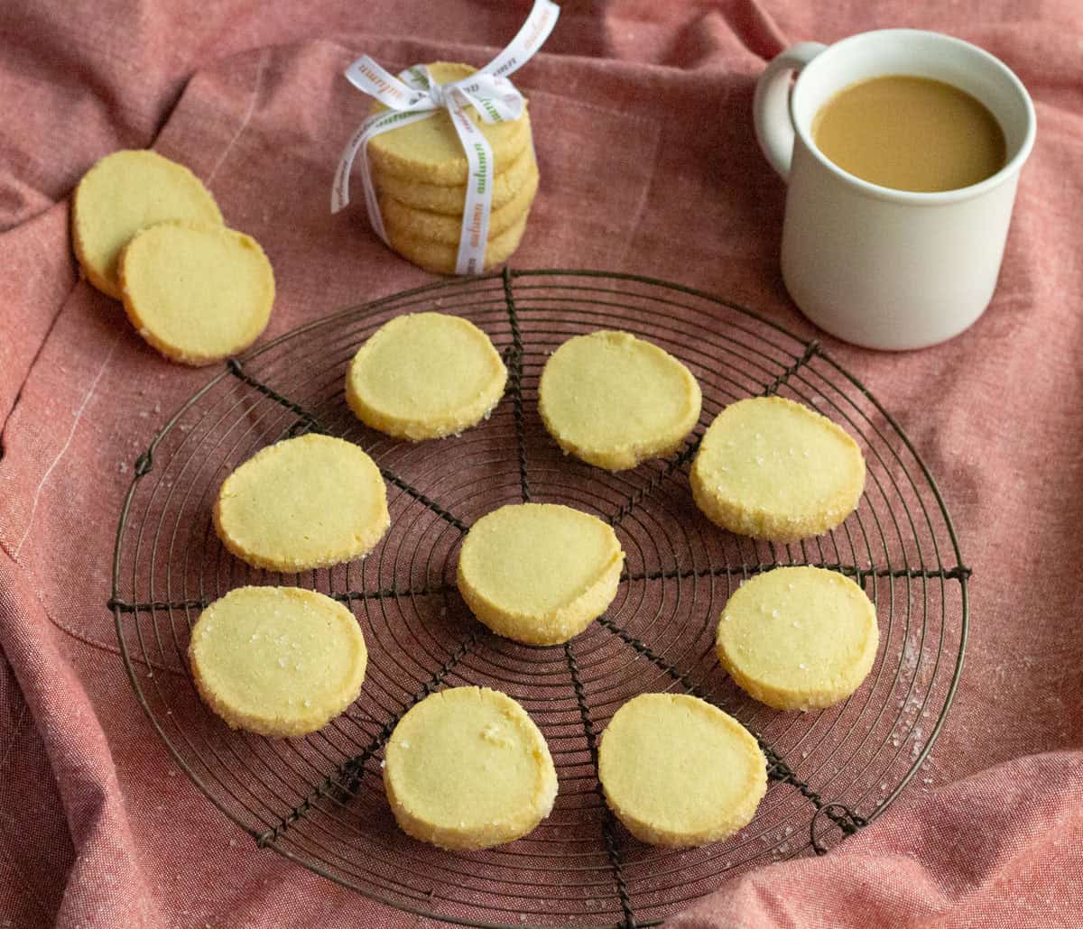 Mini M\u0026M Christmas Cookies, image size:1200x1030