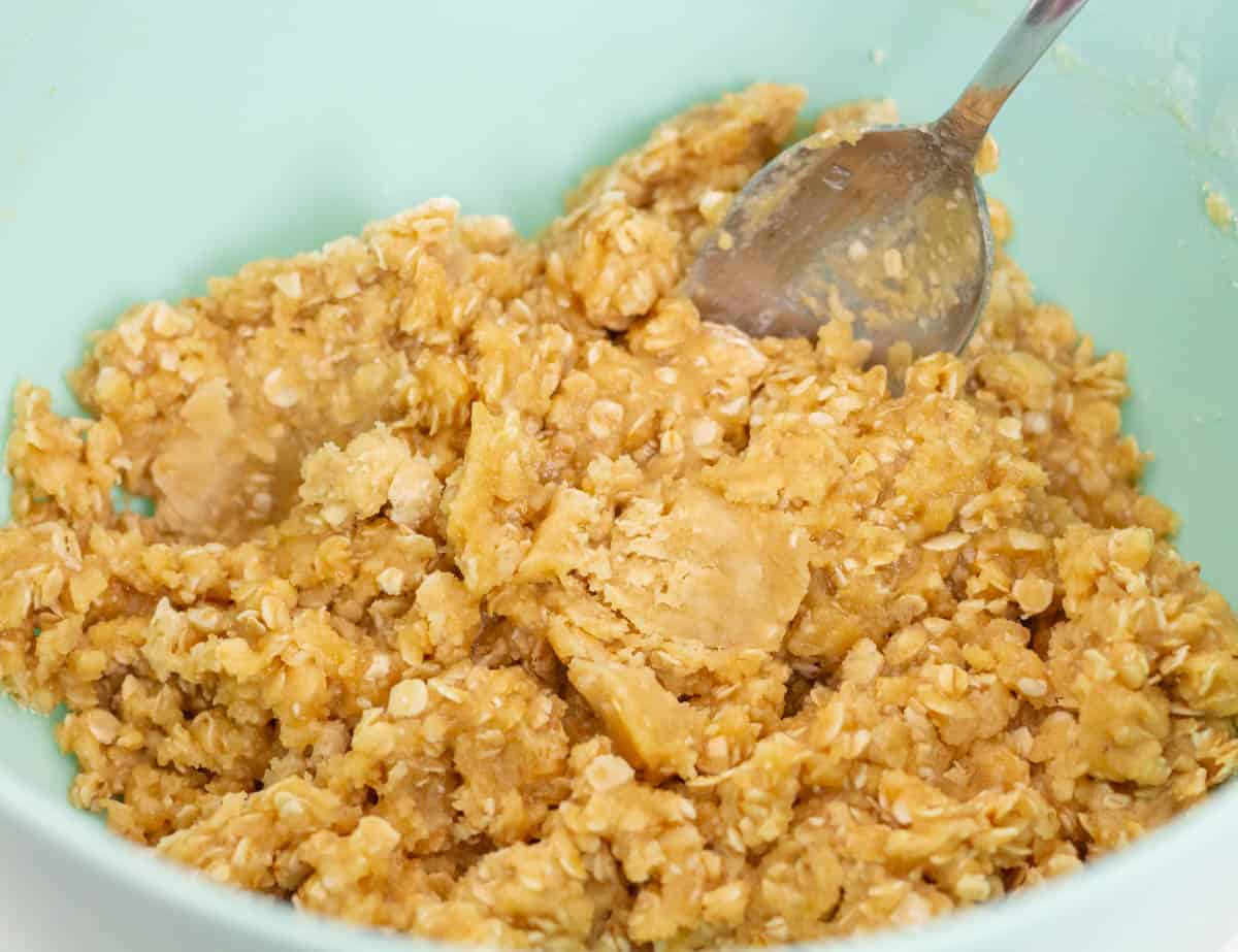 Carmelitas Dessert Bars | thewendthousekitchen.com Butter, flour, quick oats, brown sugar, baking soda and salt mixed together in an aqua mixing bowl